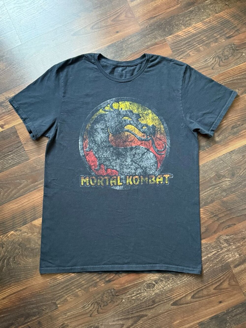 Mortal Kombat - Distressed Dragon Logo - Vintage-Style T-Shirt - Size L